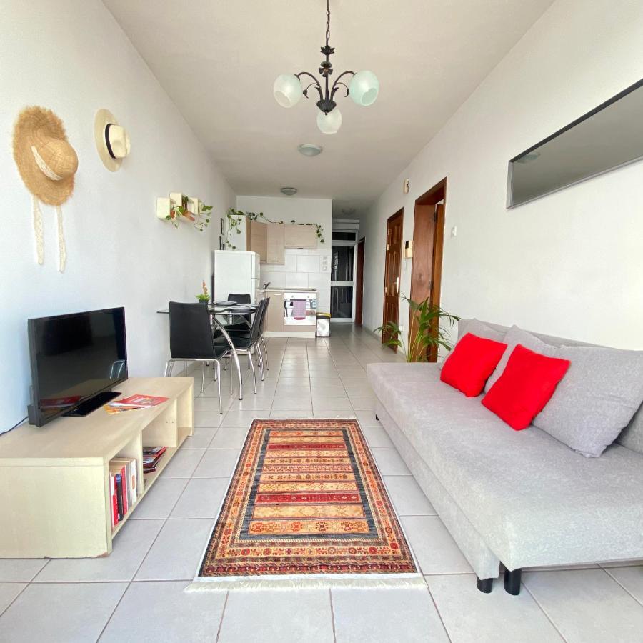 F2 - Lovely Two Bedrooms Flat Sea View, St Julians Apartment Saint Julian's