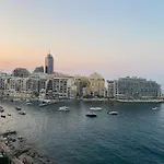 F2 - Lovely Two Bedrooms Flat Sea View, St Julians
